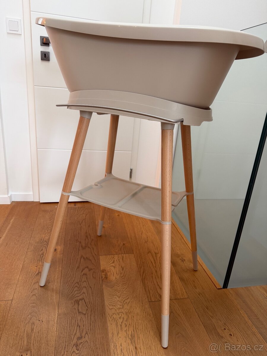 Sada vaničky a stojanu - 2