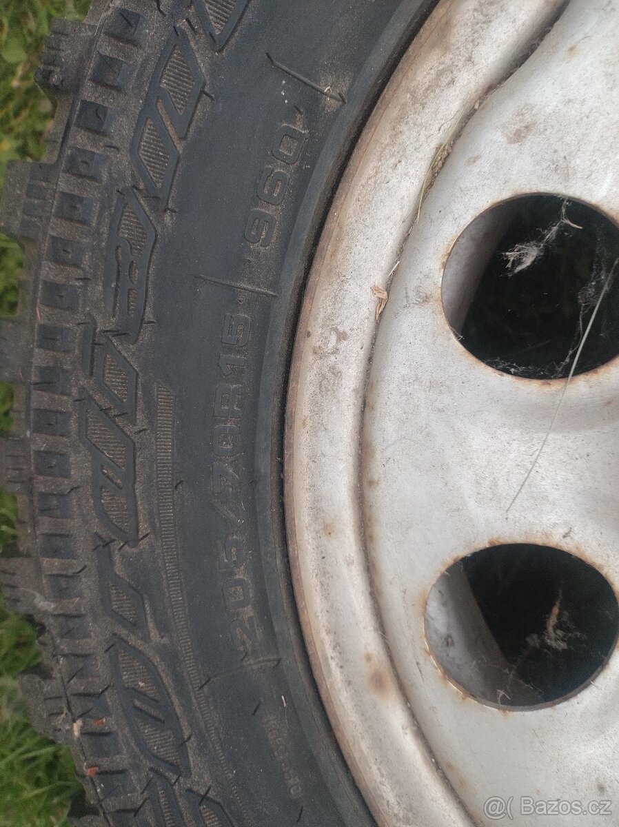 205/70 15 - 2