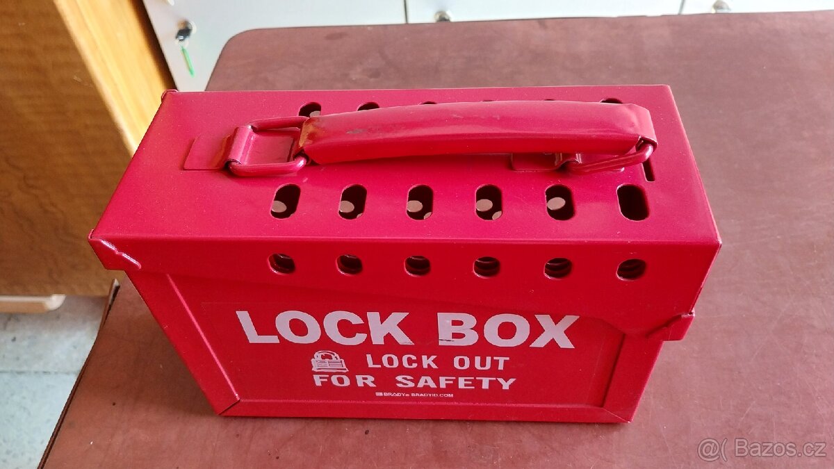 Uzamykatelný box - 2