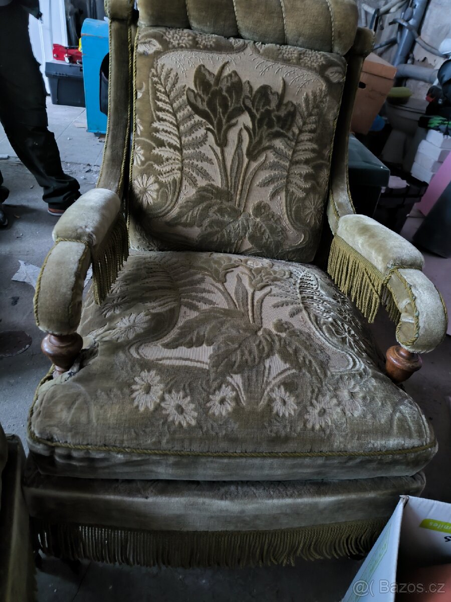 Starožitný nábytek - 2