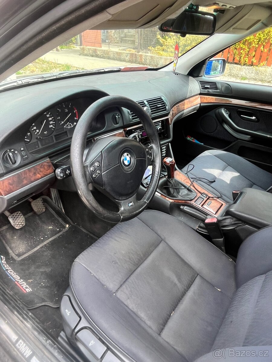 BMW E39 525D manuál - 2