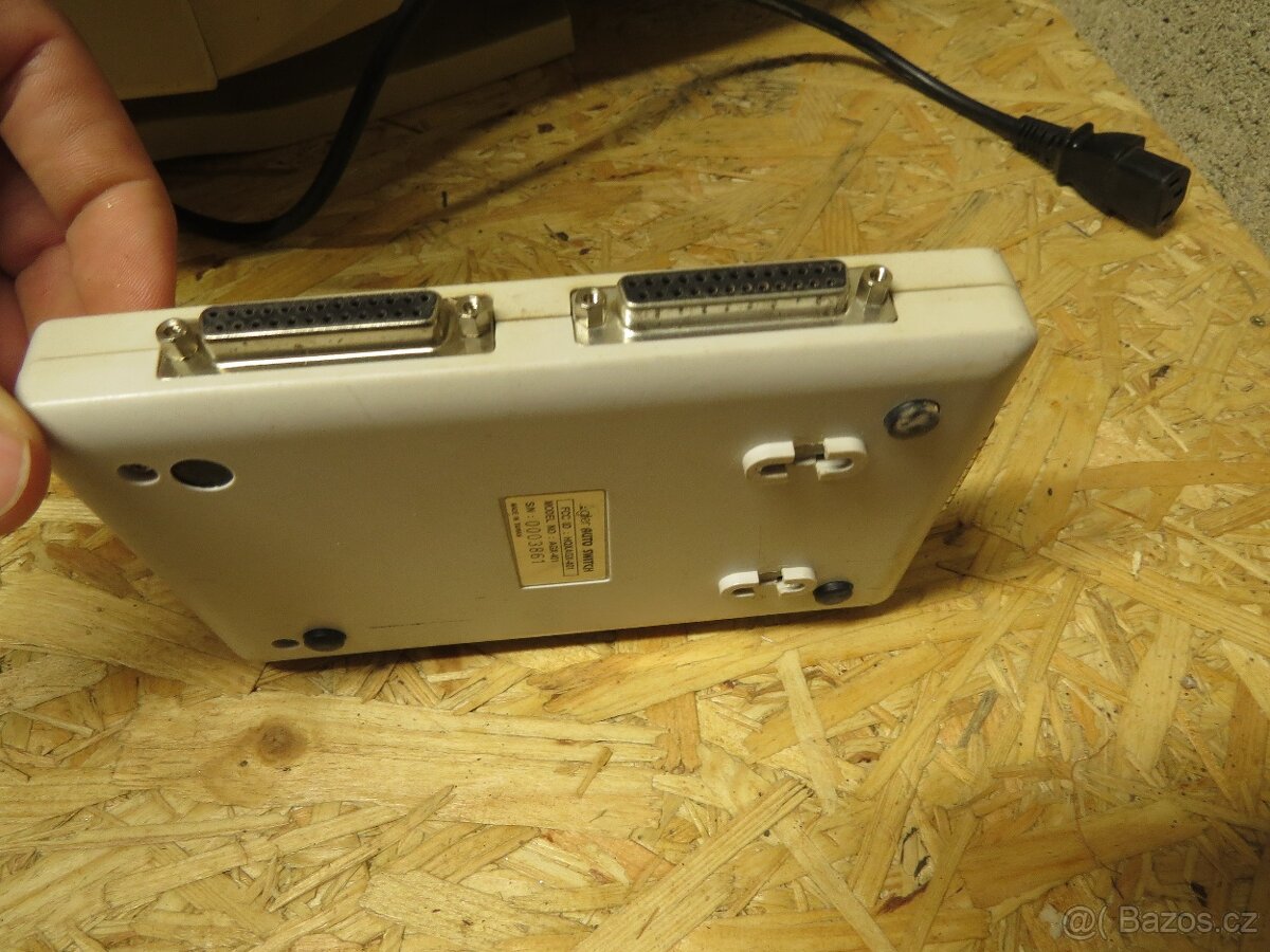 KVM switch paralel AGX-401 - 2