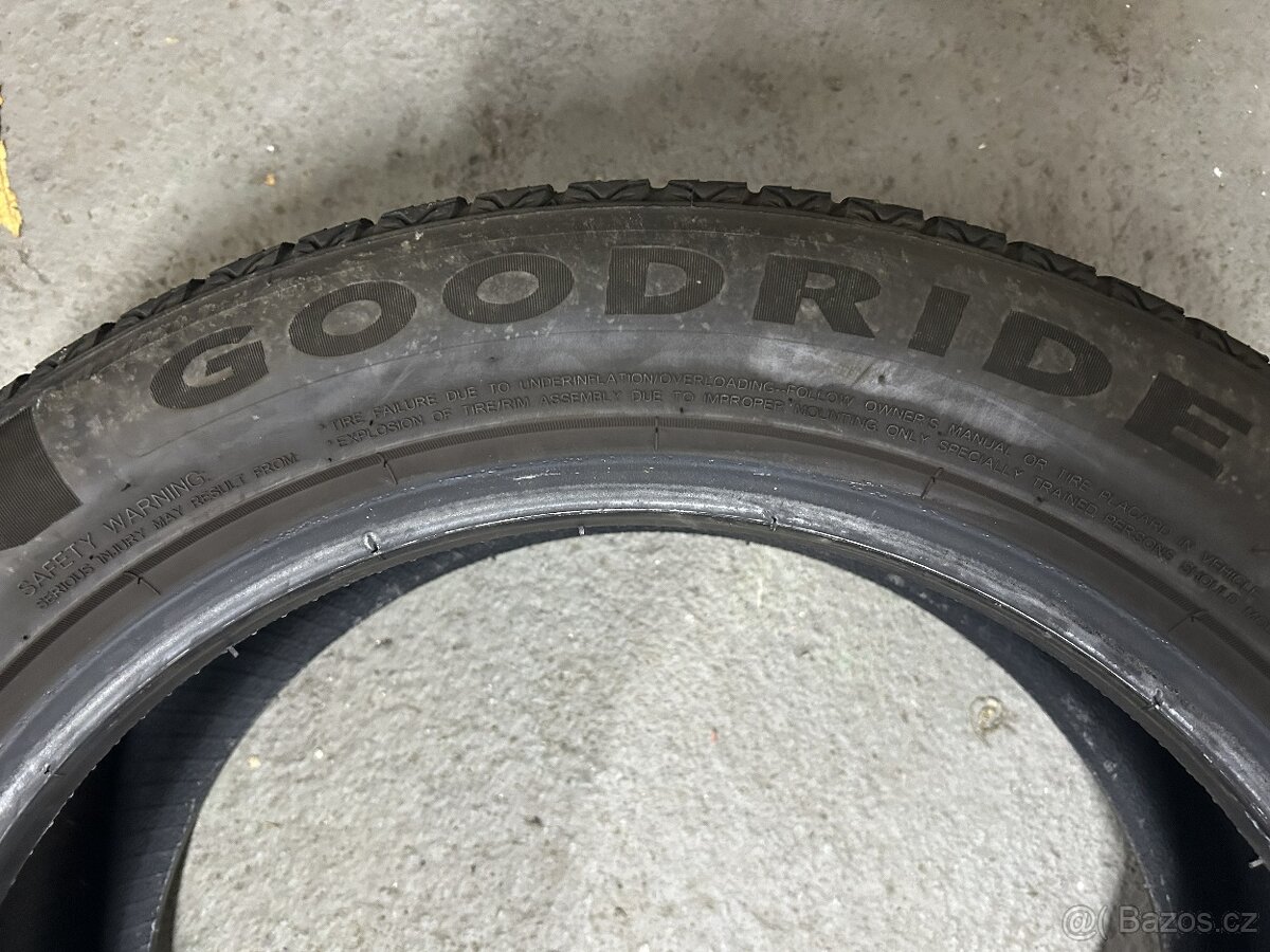 Celoroční pneu 205/55/17 Goodride - 2