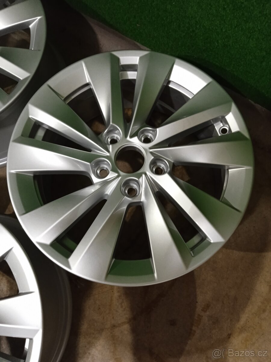 4ks NOVE alu 5x112 7Jx16  Octavia - 2