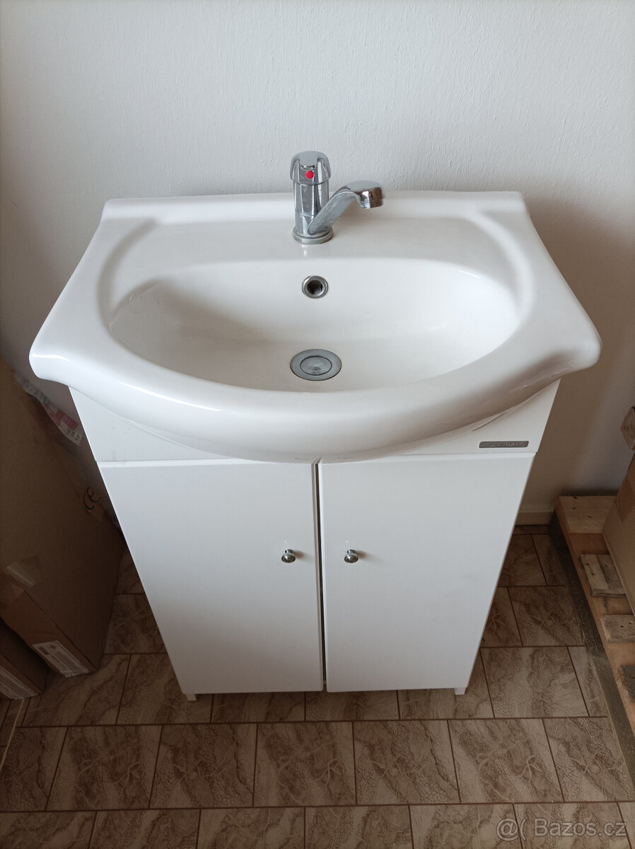 Umyvadlo se skříňkou - 2