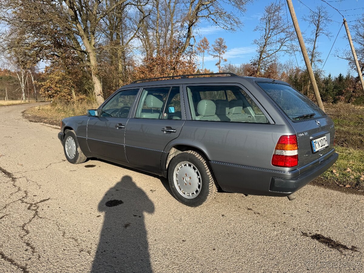 Mercedes-Benz S124 300 TE 4MATIC (1992) - 2