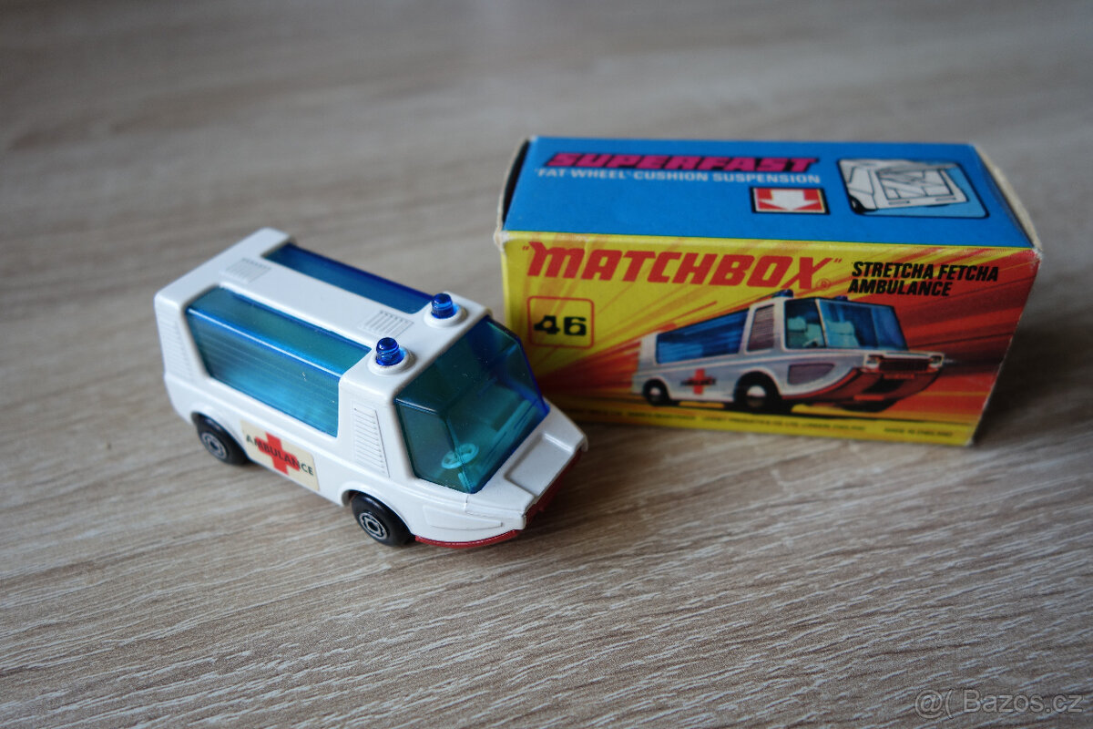 Matchbox Superfast No. 46 Stretcha Fetcha Ambulance - 2