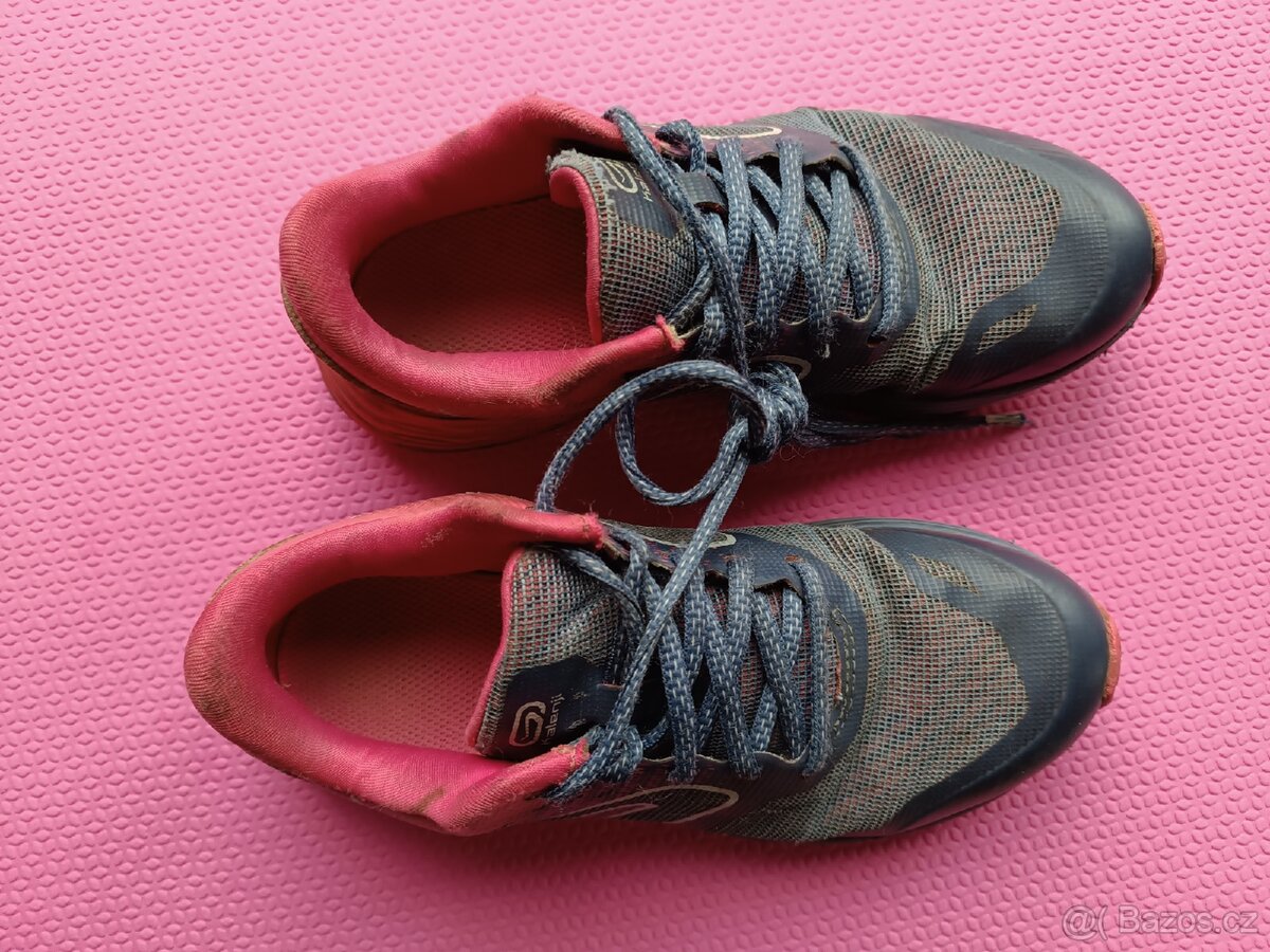 Dětské botasky Decathlon vel. 33 - 2