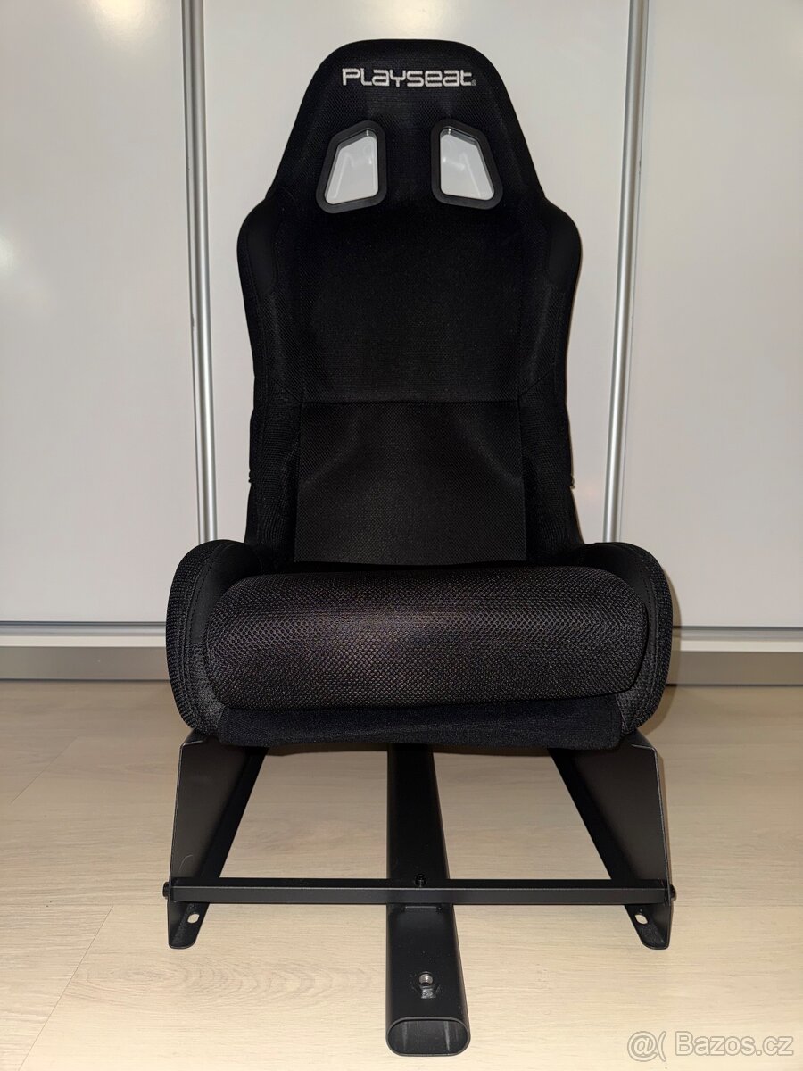 Playseat EVOLUTION black + Logitech G923 - 2