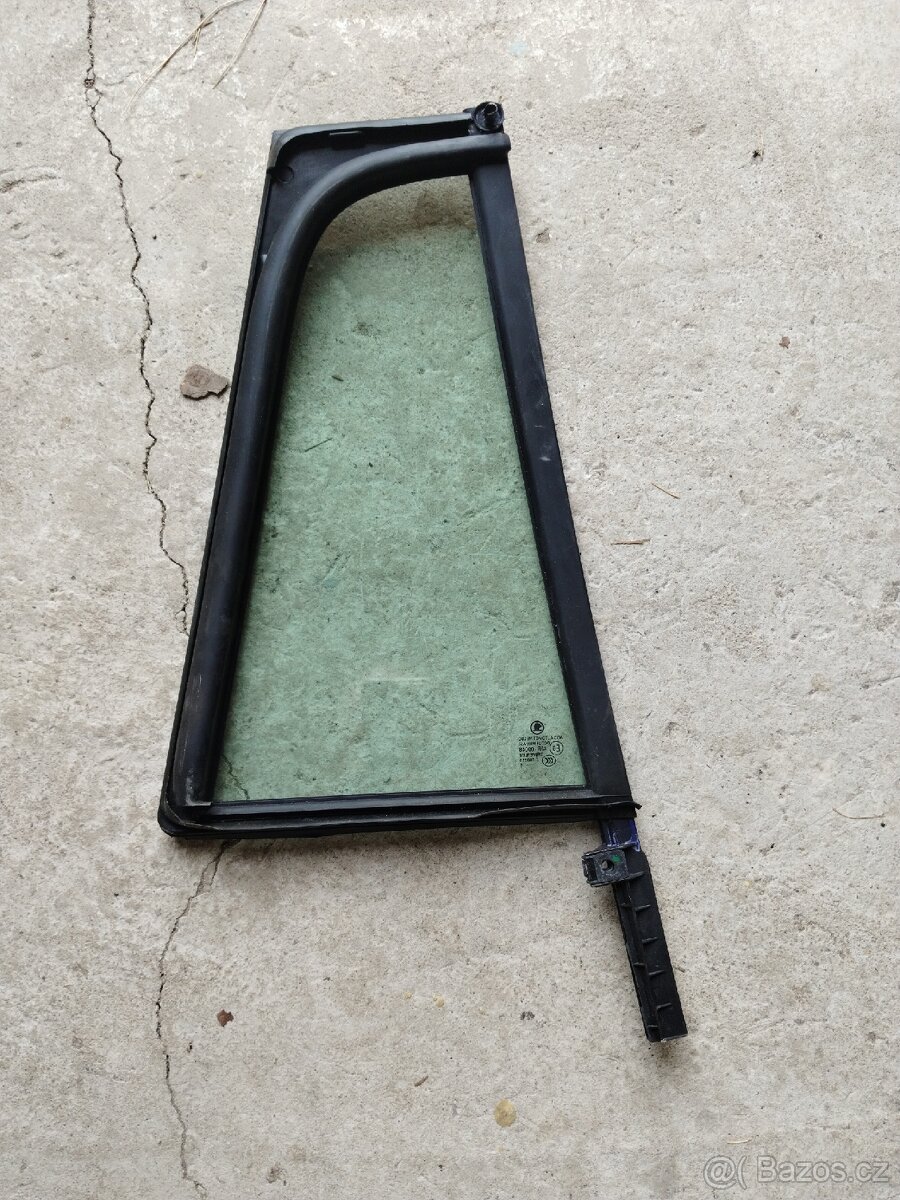 Škoda Octavia lll okínko levé zadní dveře kombi - 2