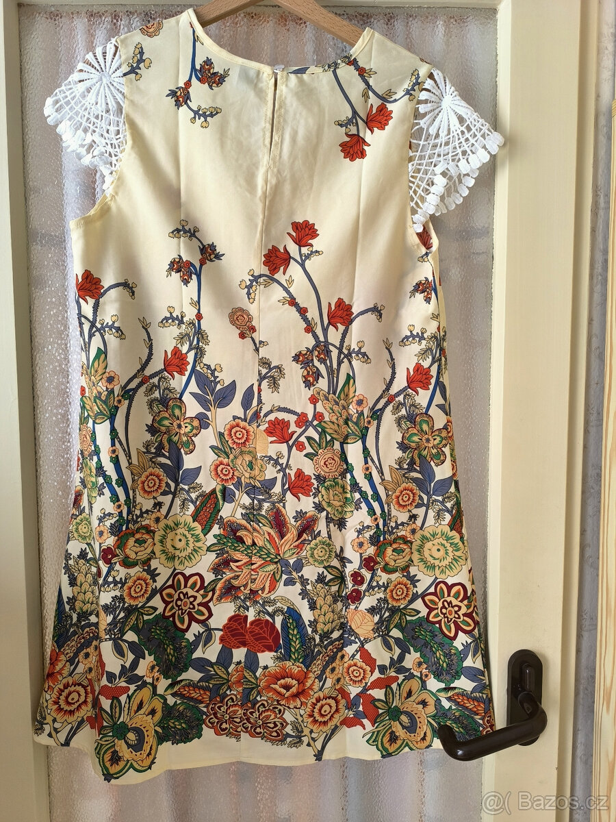 Letní šaty s krajkou - 2