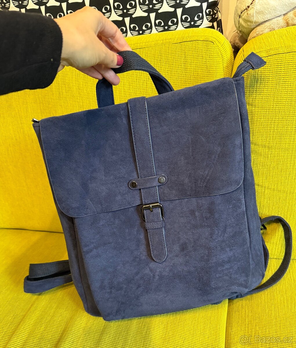 Tmavě modrý dám. batoh, sleva 500 Kč - 2