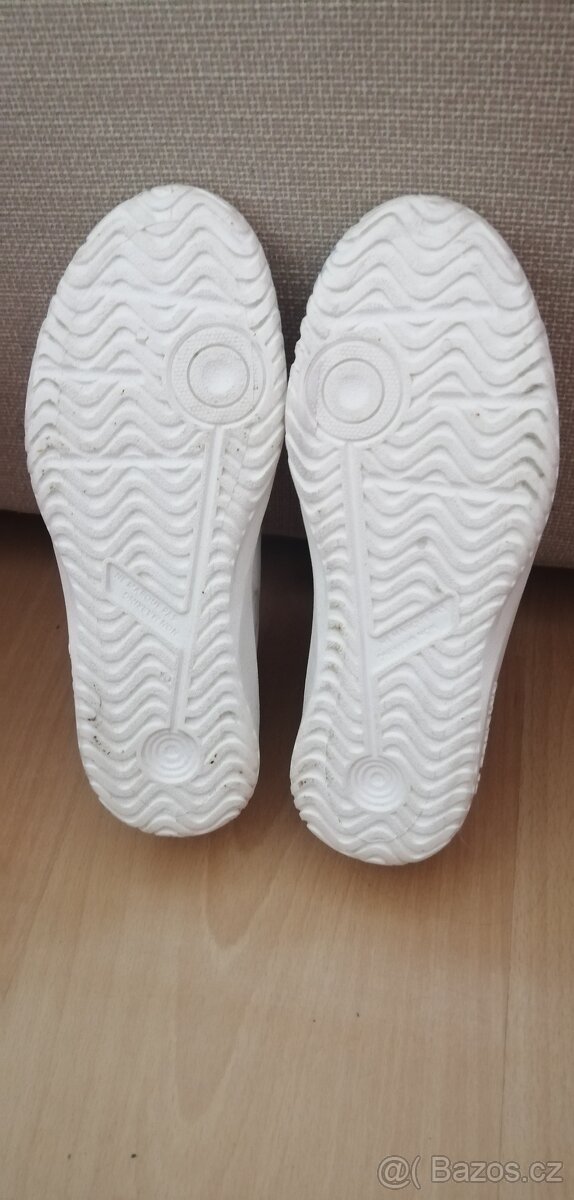 Tenisky, boty do tělocviku - 2