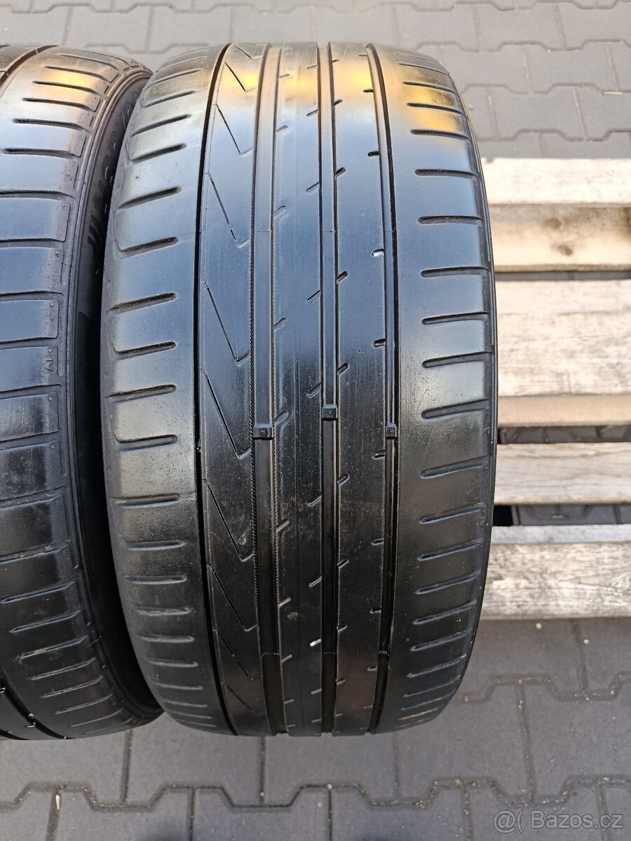 Dvě pneu 225/45/17 Hankook EVO - 2