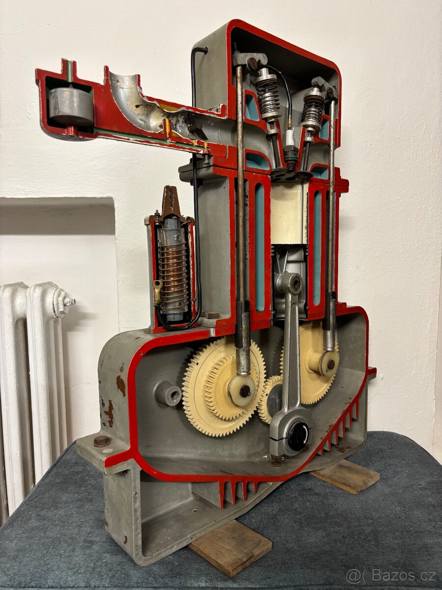 Školní model motoru - 2