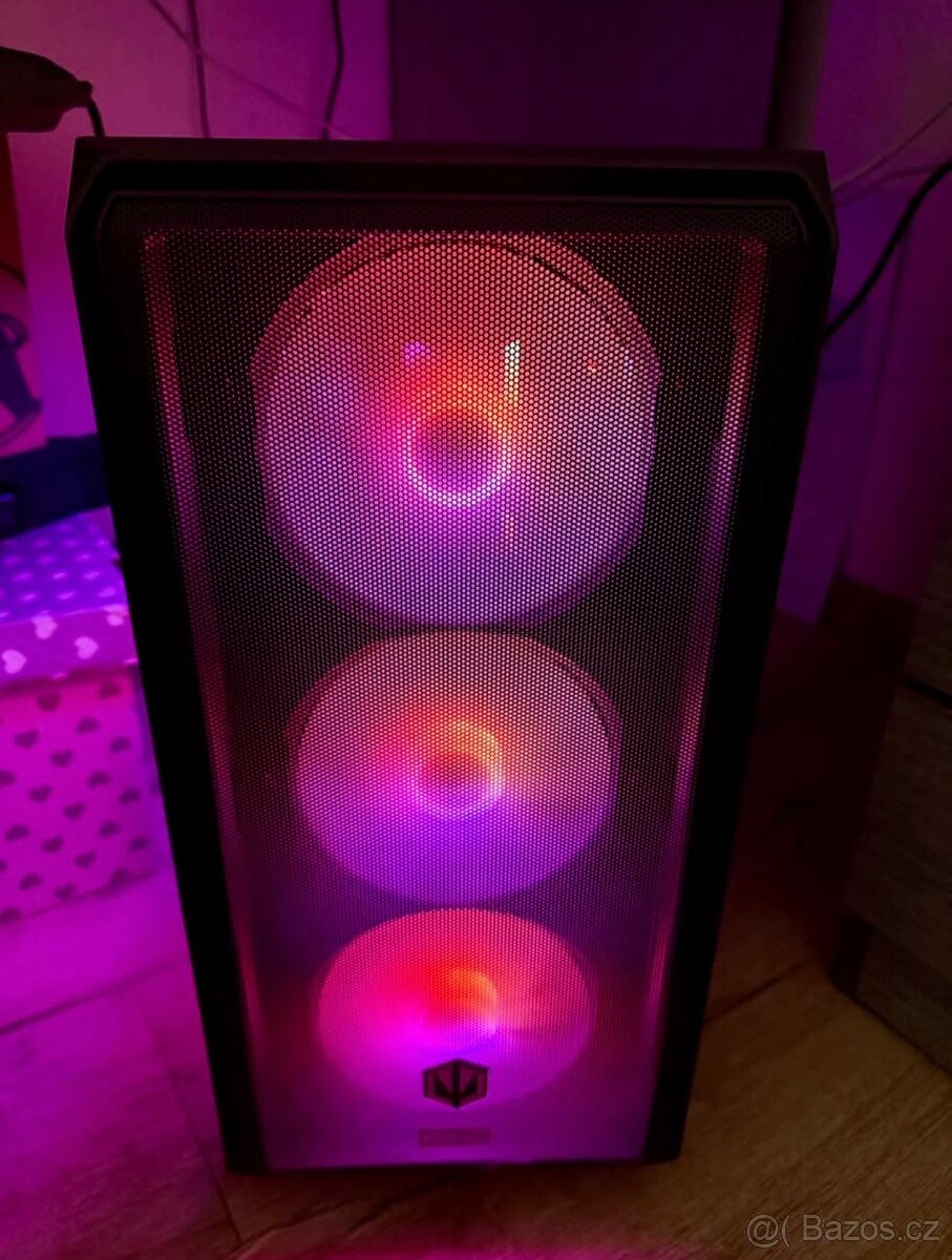 Stolní počítač - 2