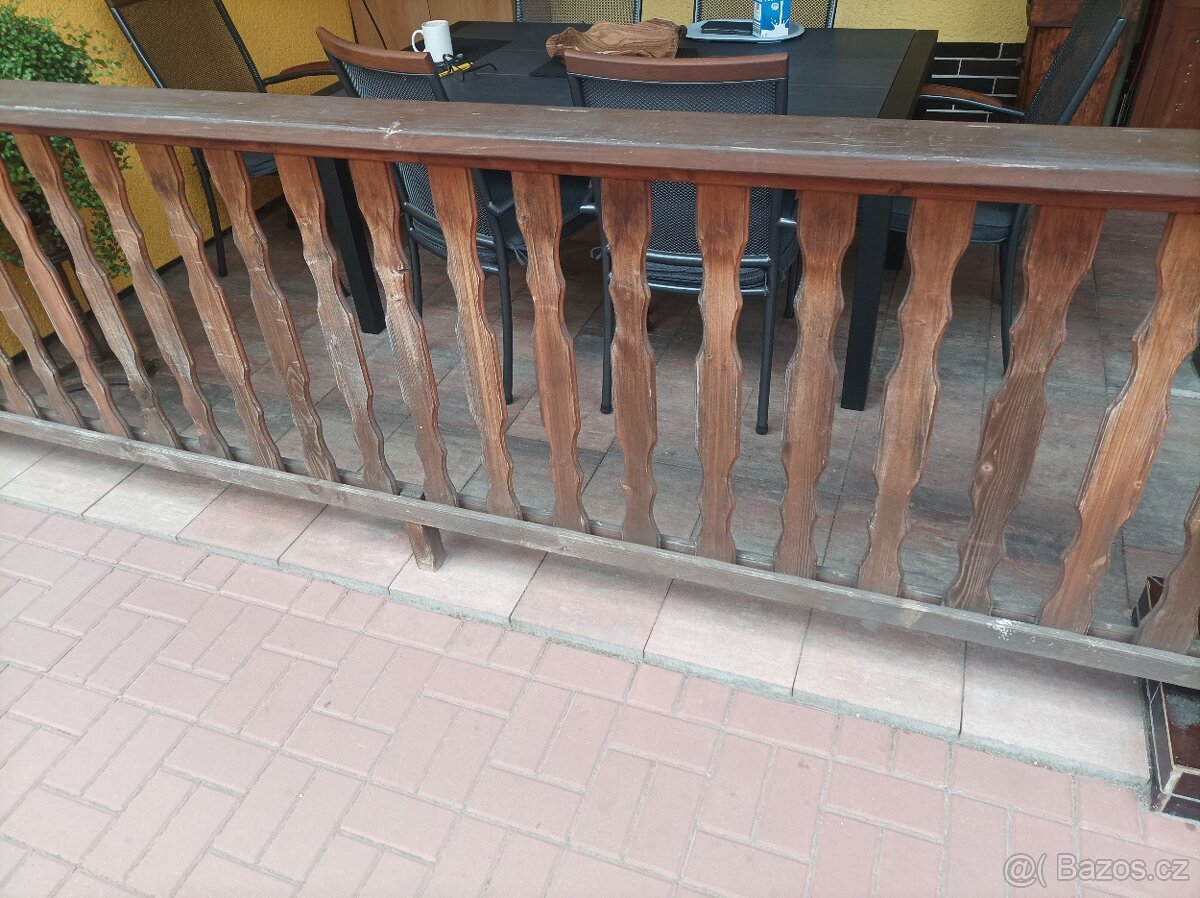 Dřevěné ozdobné zabradli - 2