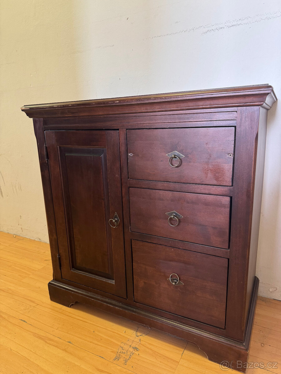 Dřevěná komoda massive - 2