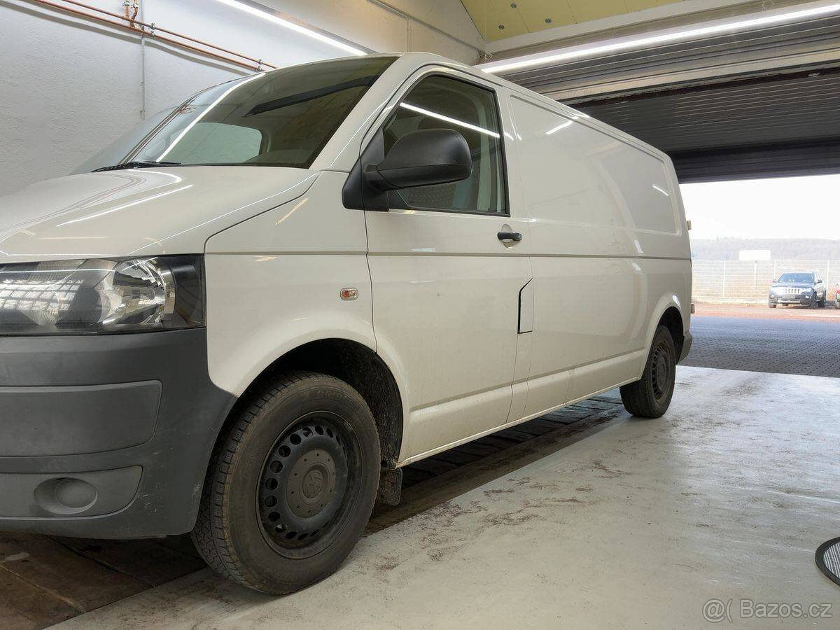 VW T5 Transporter 2.0TDI,LONG,2011,klima,tažné. - 2