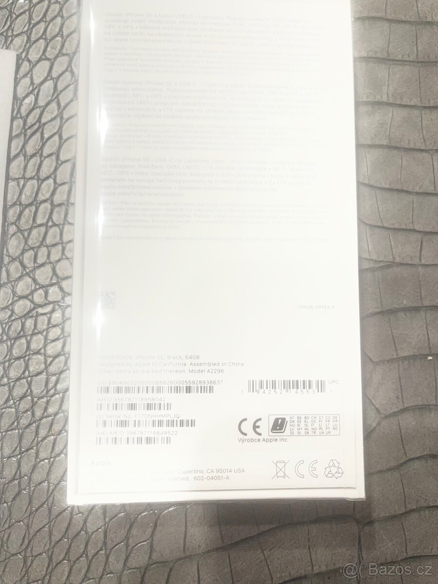 Apple iPhone SE 2020 64gb + sklo display - 2