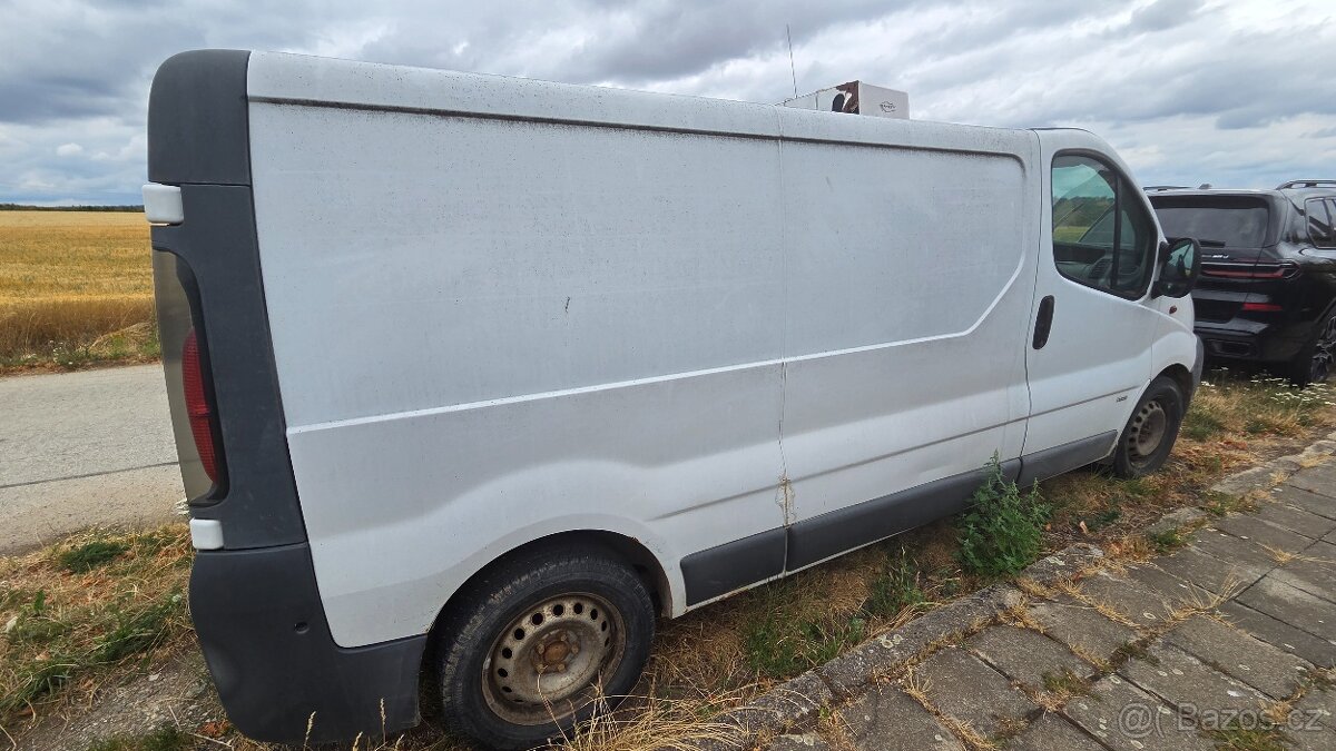 PRODÁM OPEL VIVARO - VADNÝ MOTOR - 2