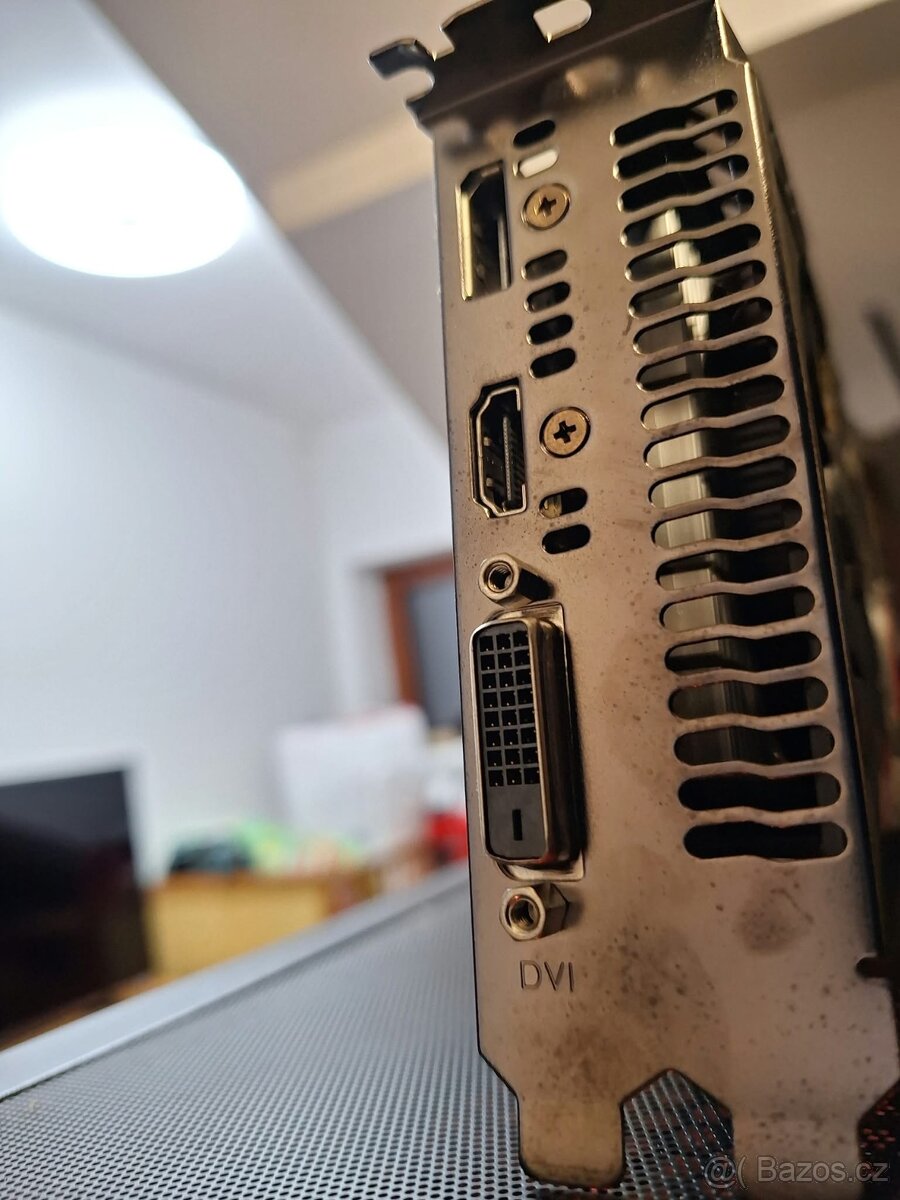 ASUS grafická karta - 2
