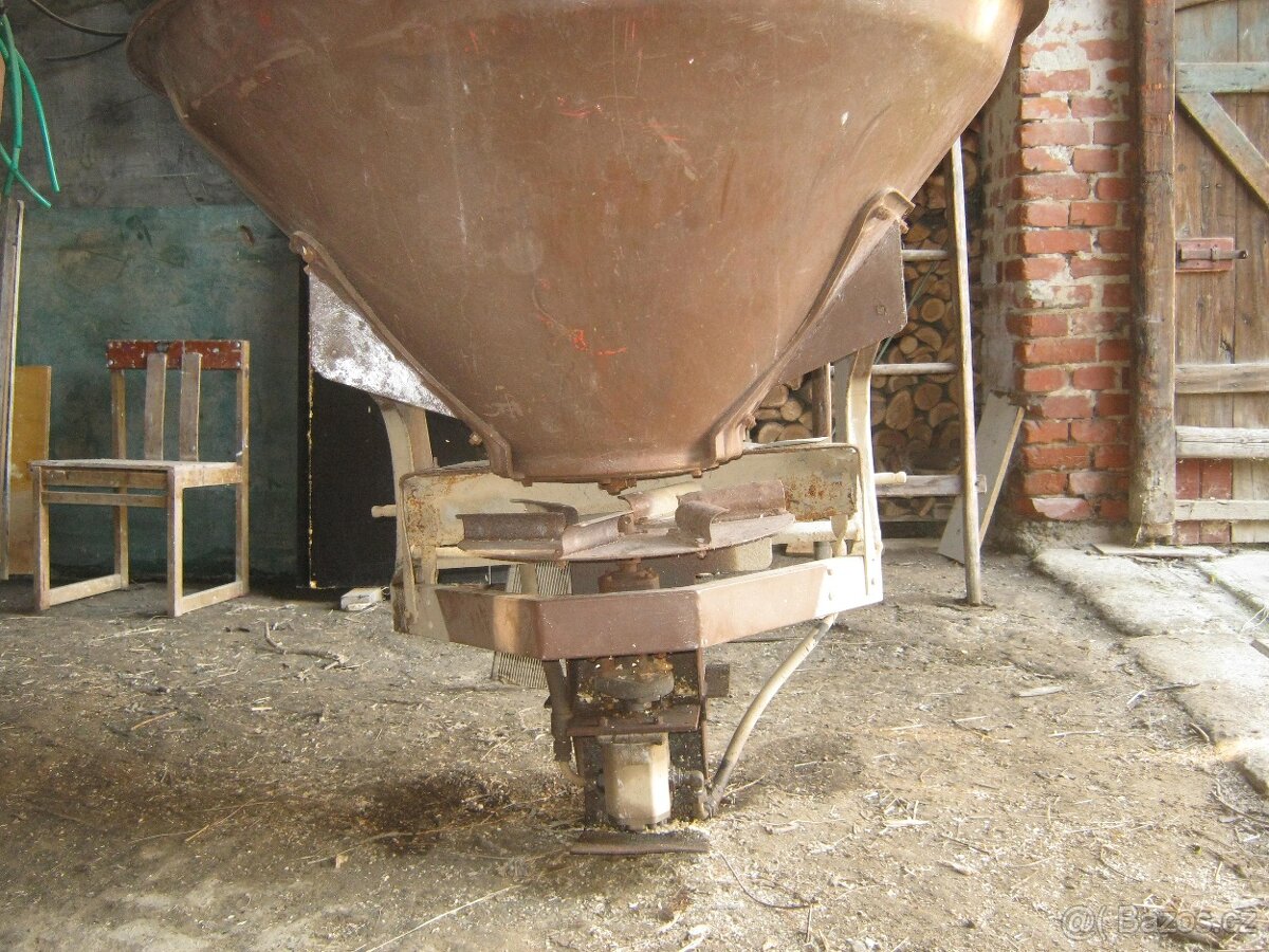 Rozmetadlo průmyslových hnojiv - 2