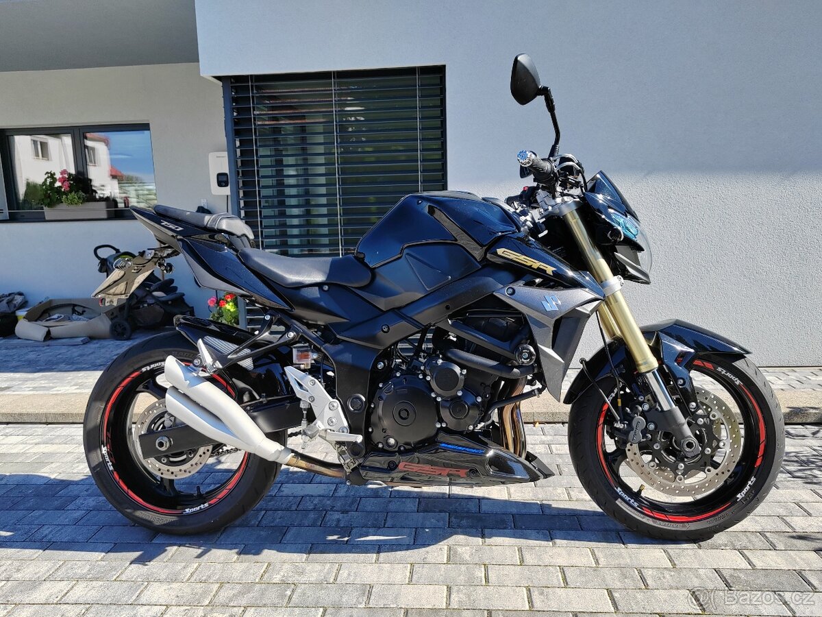 Suzuki gsr 750 ČR - 2