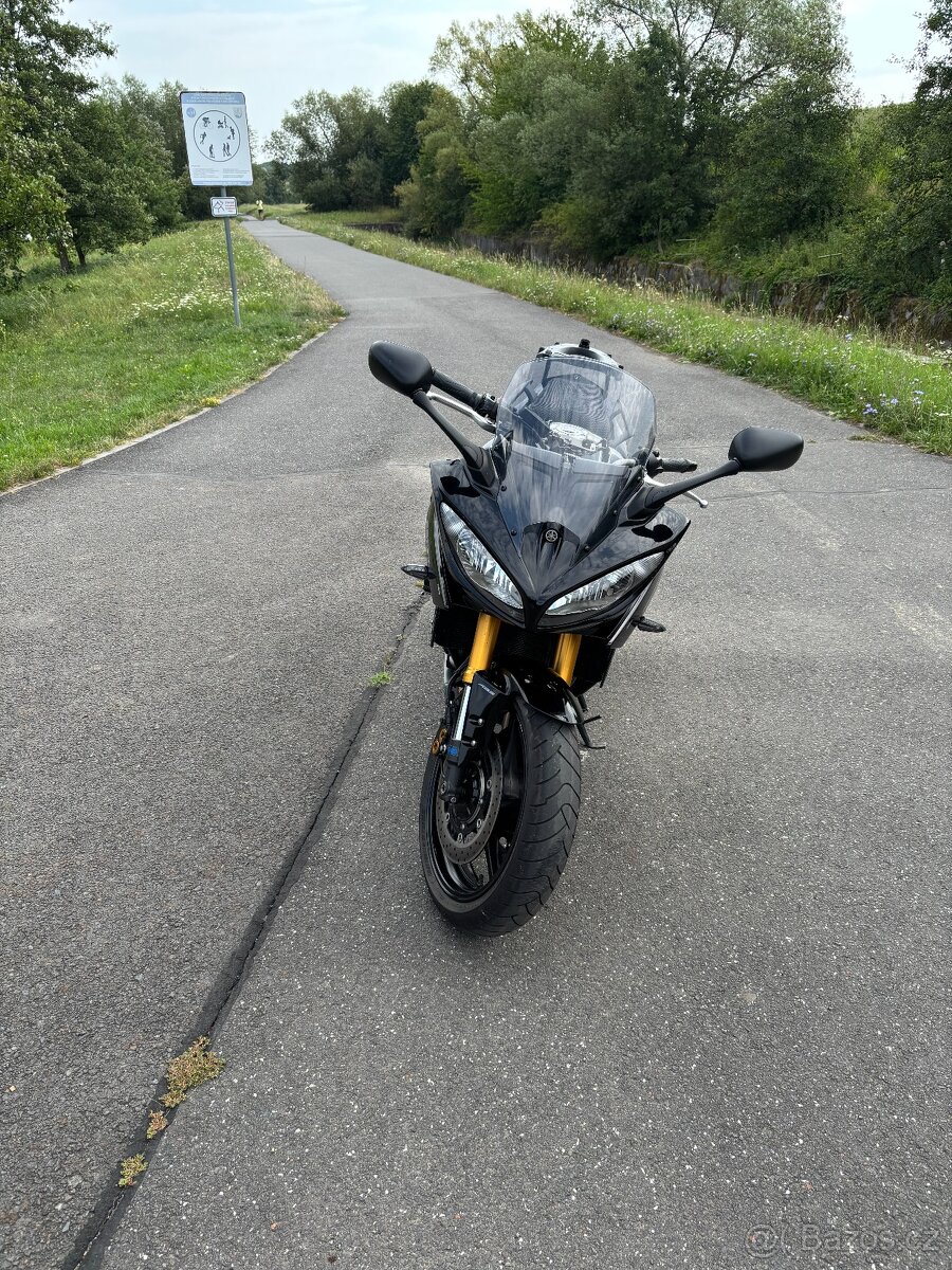 Fazer FZ8 - 2