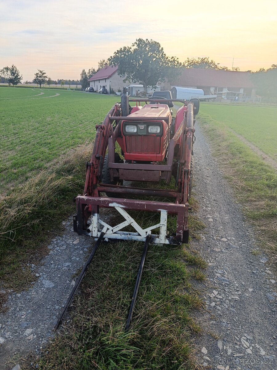 Malotraktor Yanmar+ čelní nakladač - 2