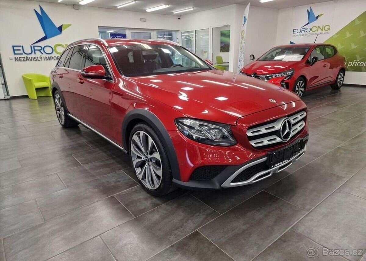 Mercedes-Benz 220 161 kw - 2