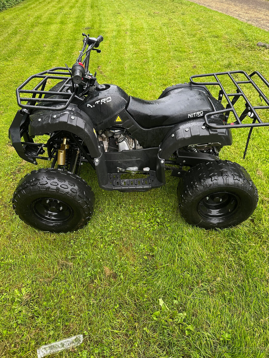 Čtyřkolka Hummer