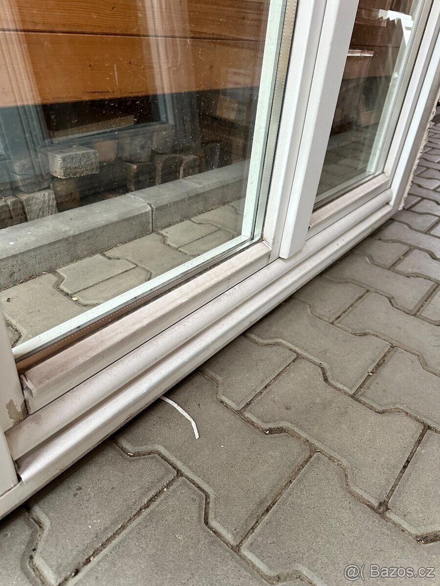 Dřevěná okna 125x125cm - 2