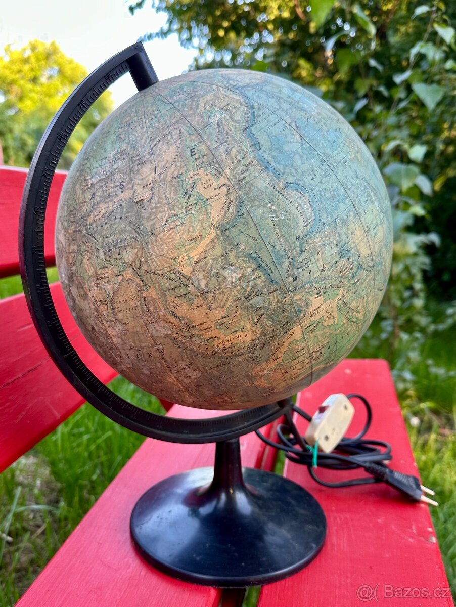 RETRO starý GLOBUS svítí - 2