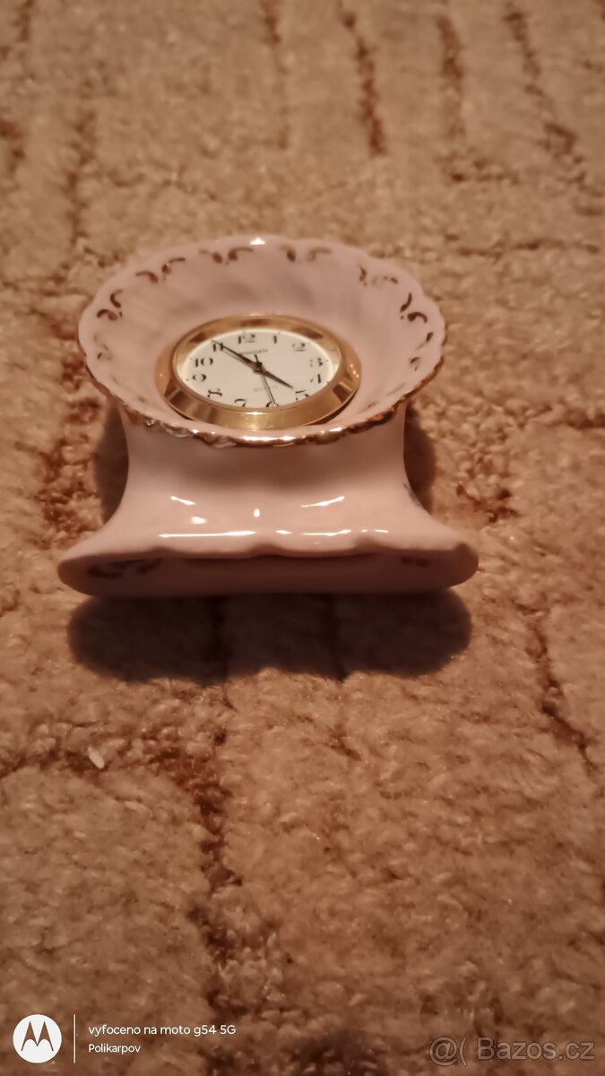 Stolní hodiny z růžového porcelánu Leander 1946 - 2