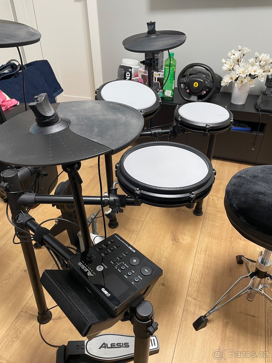 Elektronické bicí- Alesis Nitro Max kit - 2