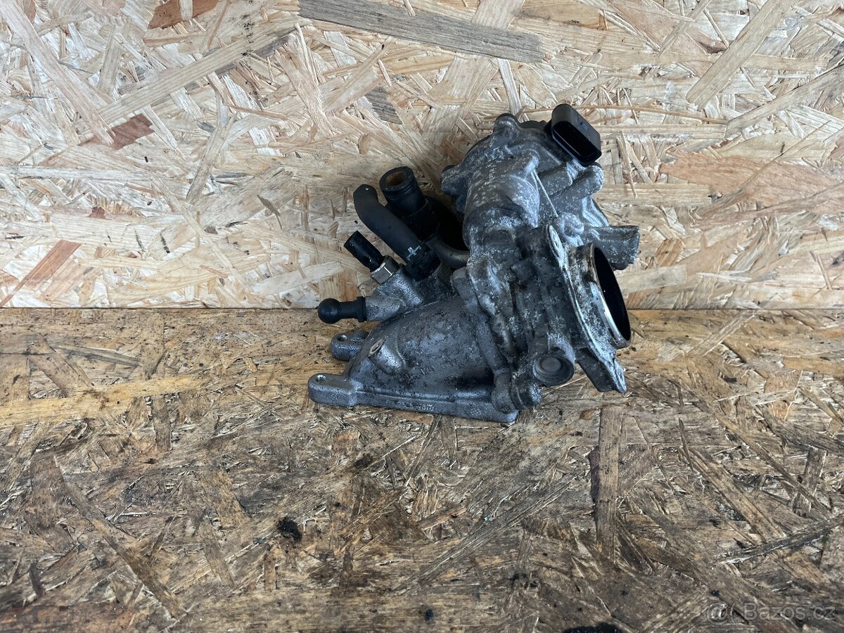 KOMPLETNÍ ŠKRTÍCÍ KLADKA 1.6 TDI 88KW DCXA 04L128059AA - 2