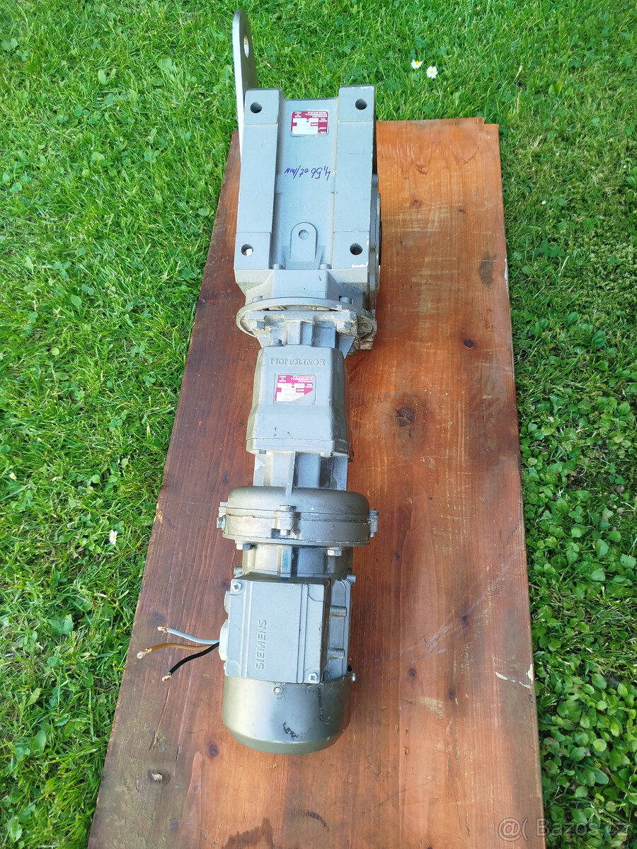 elektromotor s dvojitou převodovkou - 2