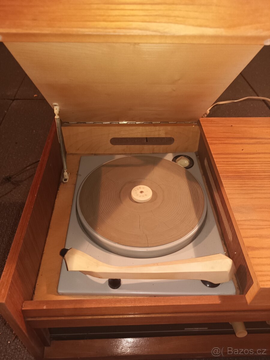 Tesla Opereta 1021A - 2