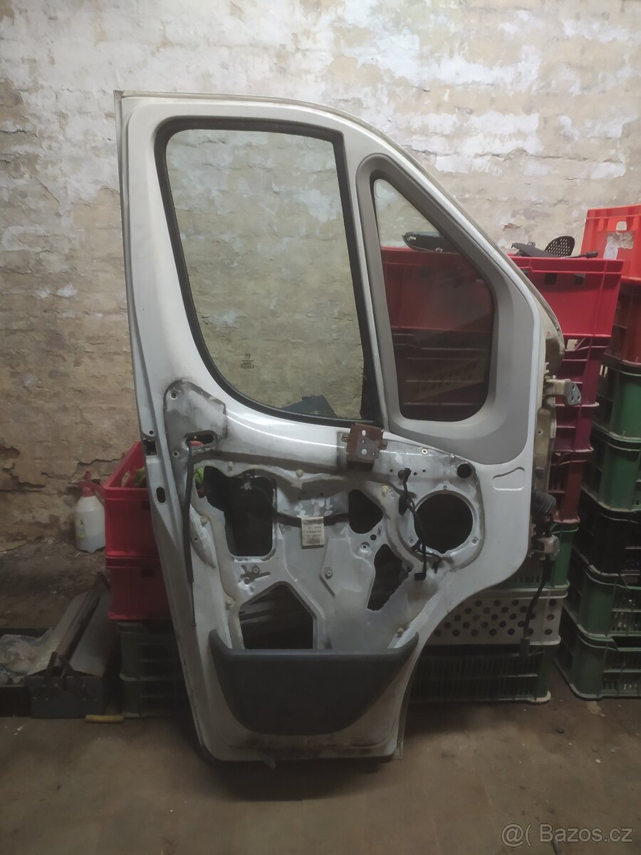 Peugeot Boxer -přední levé dveře - 2