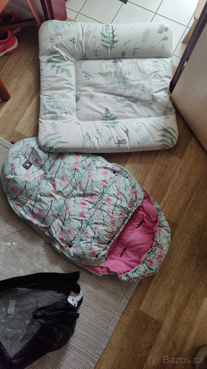 Kočárek Junama a zdarma výbava - 2