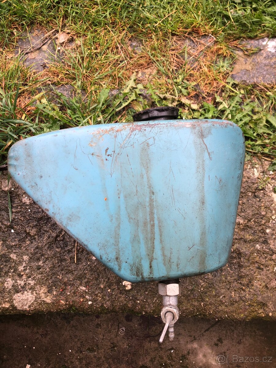 Nádrž jawa 50 - 2