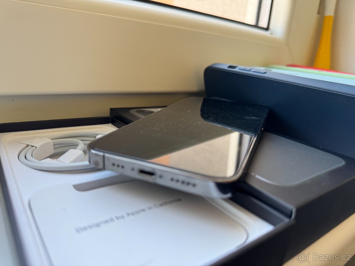 iPhone 13 Pro 256GB Graphite - 2