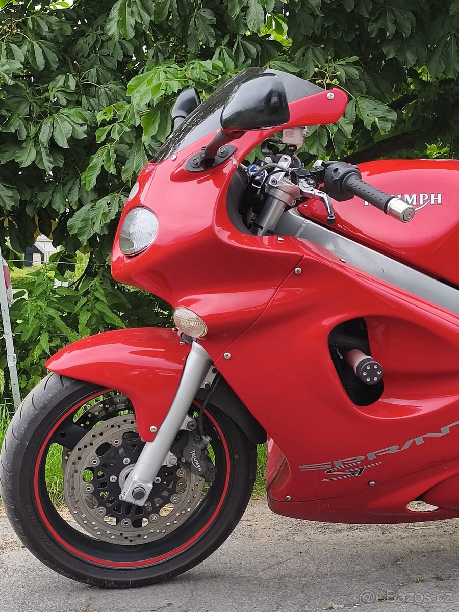 Triumph 955i Sprint ST - 2