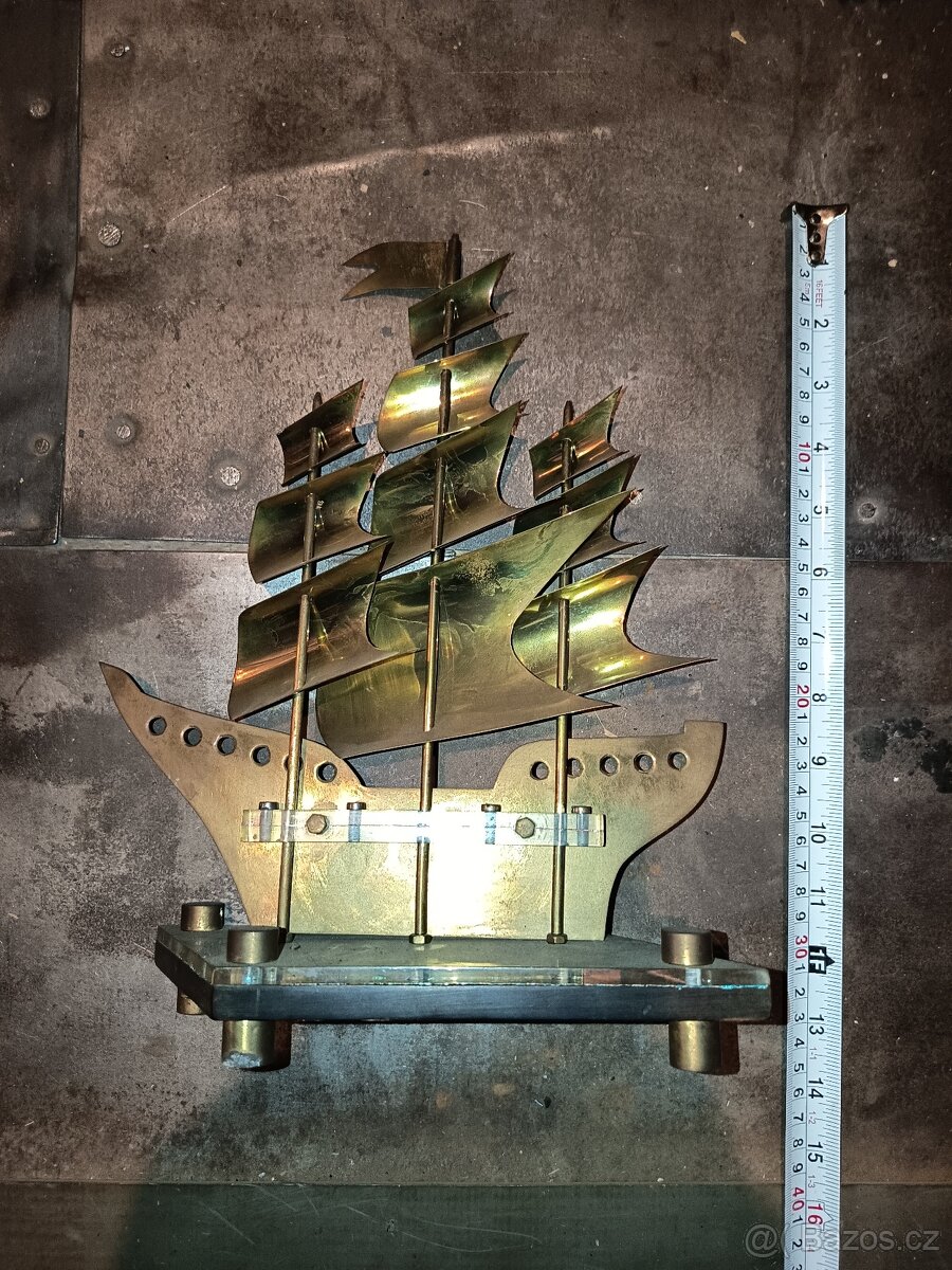 Prodám starou lampu a lod - 2