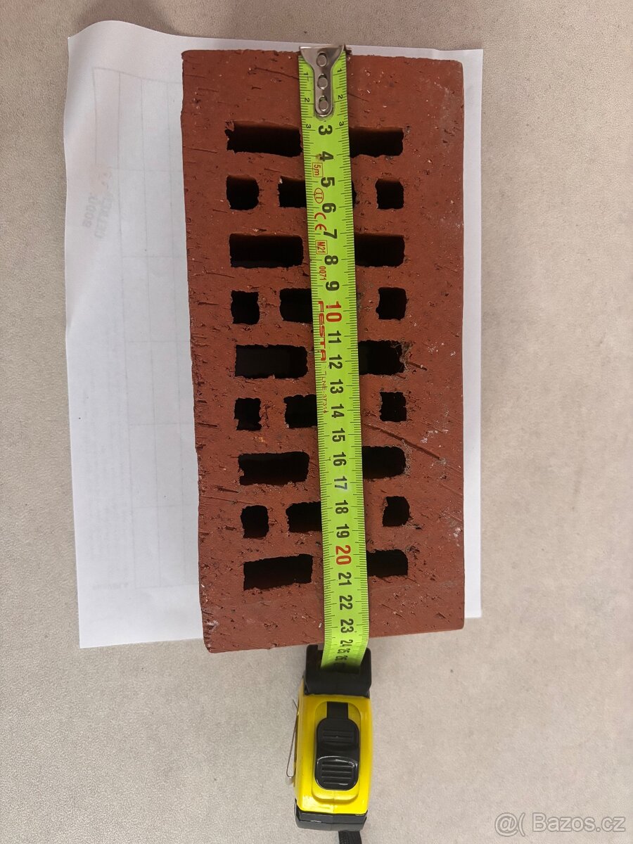 Děrované cihly 240x115x71 - 2