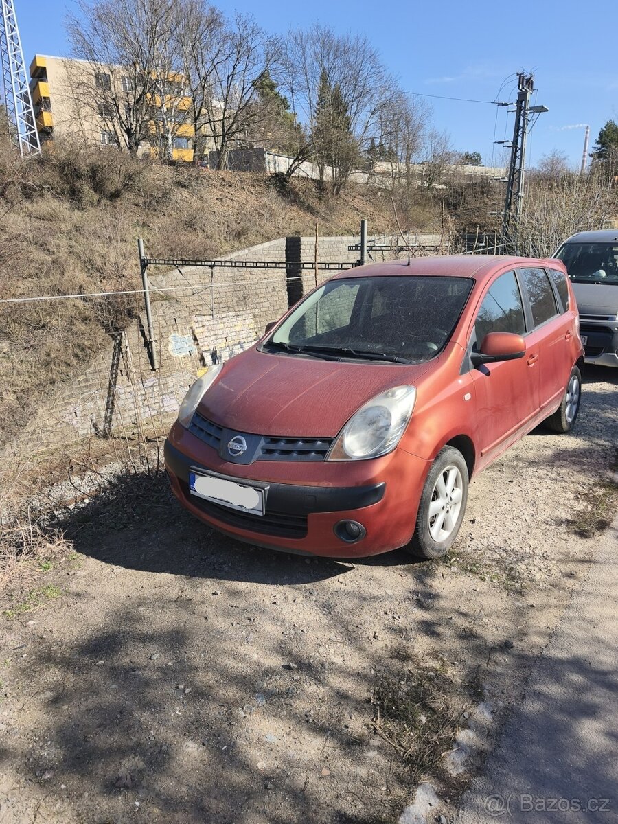NIssan Note 1.6, benzín, rok 2006 - 2