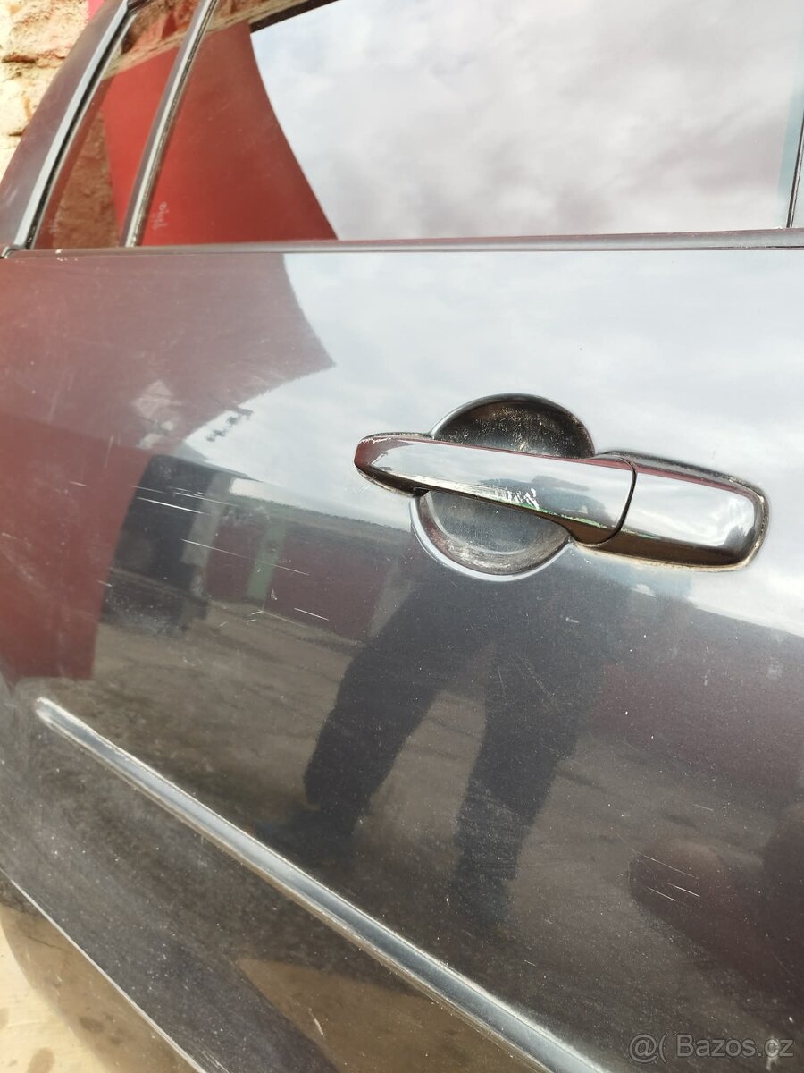 Zadní pravé dveře mazda 5 MPV - 2