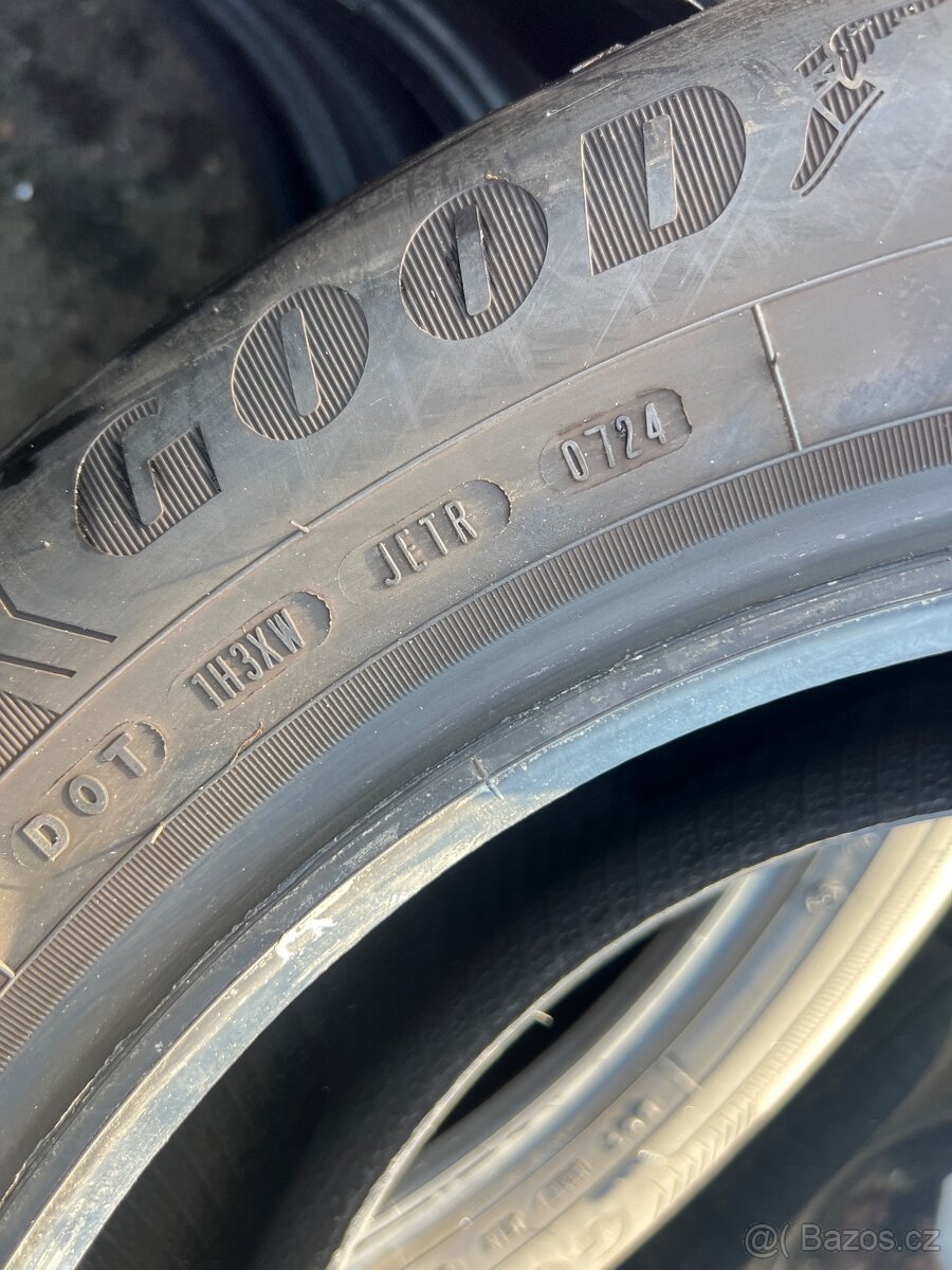 205/60 R16 - 2
