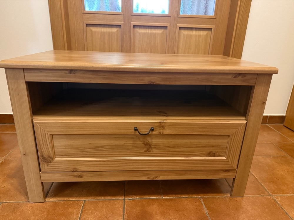 Televizní stolek - 2